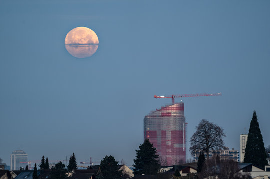 D&uuml;bendorf mit Supermond
