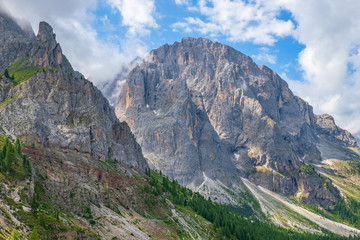 Obraz premium Beautiful mountain view in the dolomites