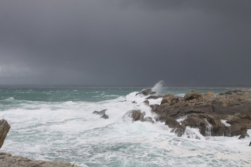 tempête en Bretagne sur les rochers