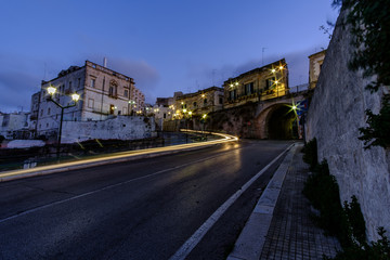 Fototapeta na wymiar Nachtaufnahme Ostuni, Apulien, Lanzeitbelichtung