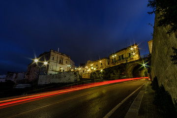 Fototapeta na wymiar Nachtaufnahme Ostuni, Apulien, Langzeitbelichtung