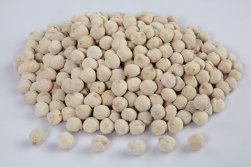 white roasted chickpeas