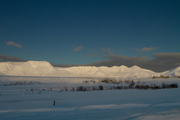 Paisaje en Islandia invierno Nevado