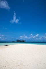 Fototapeta na wymiar View to San Blas Island in Panama. The San Blas islands of Panama is an archipelago comprising 365 islands and cays of which 49 are inhabited