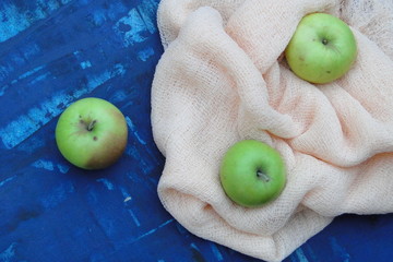 green apples