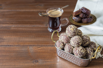 Dates and oatmeal energy balls or bites no cook