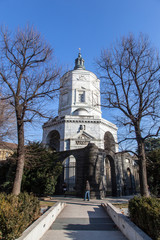 Fototapeta premium Monument to the fallen of Milan near the church of Sant'Ambrogio