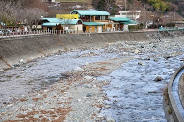 道志川と道の駅どうし
