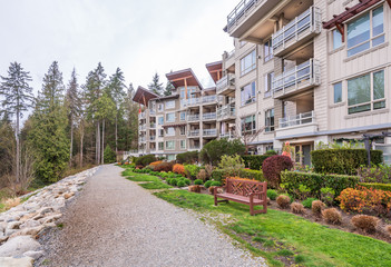 Obraz premium Modern apartment buildings in Vancouver, British Columbia, Canada.