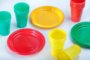 A set of plastic dishes for a picnic.