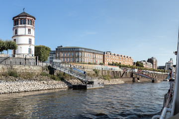 Fototapeta premium Schlossturm, Düsseldorf, vom Rhein aus