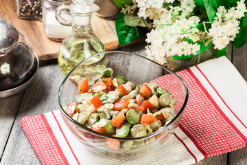 Broad bean salad with tomatoes
