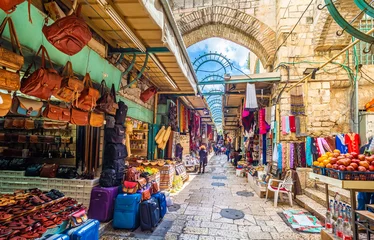 Foto op Canvas Uitzicht op de souvenirmarkt in de oude stad Jeruzalem, Israël © Serenity-H