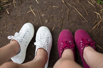 Red and white sneaker couple shoes - 260012033