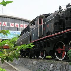 Old railway on the forecourt of the train station in Da Nang, Central Vietnam, in March 2019 © marina kuchenbecker