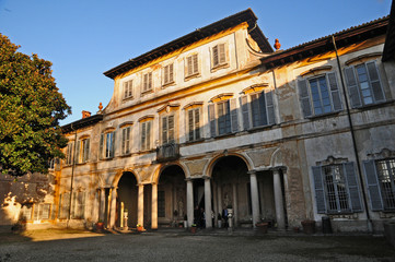 Fototapeta na wymiar Robecco sul Naviglio, villa Gromo di Ternengo 