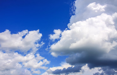 Obraz premium Blue sky with white clouds in summer day