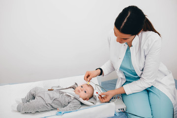Hearing Test baby , Cortical auditory evoked potential analyzer. hearing screening