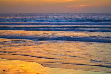 Obraz premium Incredibly colorful sunset on the tropical beach. Abstract natural background.