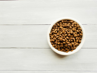 Dry cat food