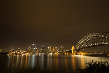 sydney harbour bridge at night