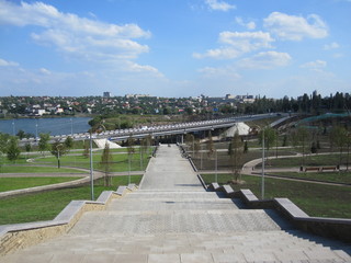 Fototapeta na wymiar park in donetsk near the football stadium