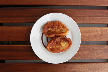 The torrijas are a typical Spanish dessert that is eaten for Easter, are made with milk and bread