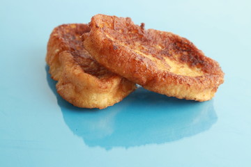 The torrijas are a typical Spanish dessert that is eaten for Easter, are made with milk and bread