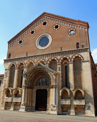 Fototapeta na wymiar Saint Lawrence Church in the historic city of Vicenza