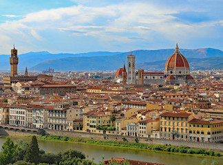 Fototapeta na wymiar view of Florence in Italy with the dome of the Duomo