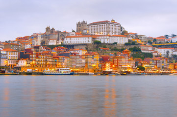 Fototapeta na wymiar Porto old town embankment architecture