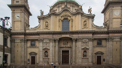 Fototapeta na wymiar old baroque building in milan