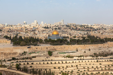 Fototapeta na wymiar View of Temple Mount & Jerusalem From Mount of Olives