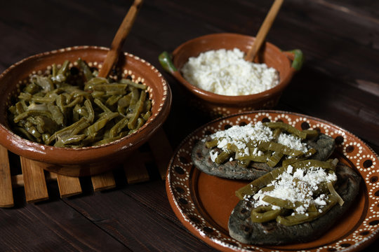 Tlacoyos