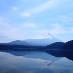 Naklejka premium 本栖湖 富士山
