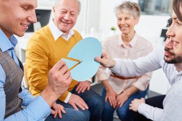 Obraz premium Team macht Übung für Teamentwicklung