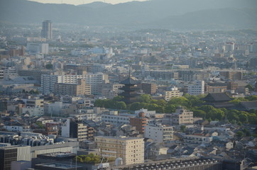 五重塔と京都の街並み