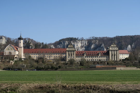 Das Kloster Beuron im Donautal im Fr&uuml;hling (Kreis Sigmaringen) 