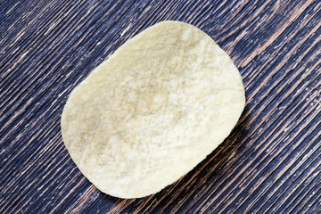light-colored thin potato chips