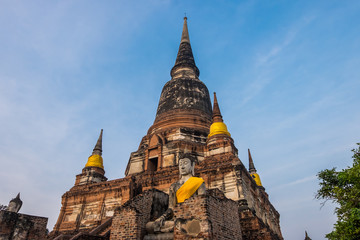 Fototapeta premium Wat yai chaimongkol Biggest brick old pagoda ,Old famous Temple 