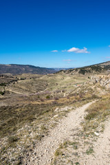 Fototapeta na wymiar Path through the mountain next to the town of Morella