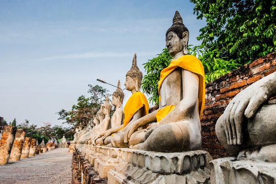 Buddha Status at Wat Yai Chaimongkol 