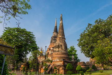 Naklejka premium Wat yai chaimongkol Biggest brick old pagoda ,Old famous Temple 