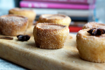 Muffin speziati alla cannella