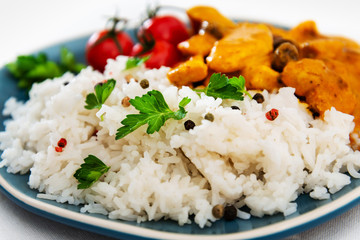 chicken tikka masala and rice basmati