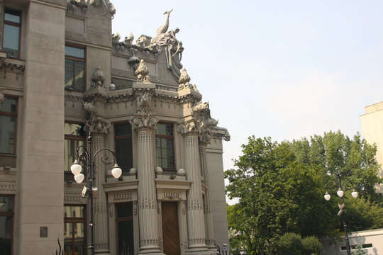  house with Gorodetsky chimeras