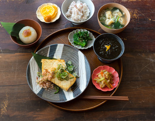 豆腐ステーキの和風おかず