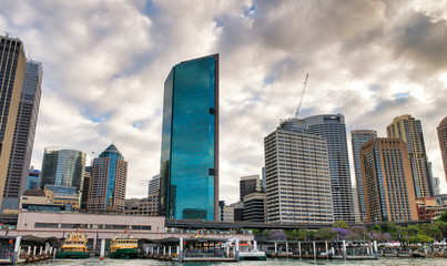 Fototapeta premium Beautiful view of Downtown Sydney skyline from cruise ship in Sydney Harbor