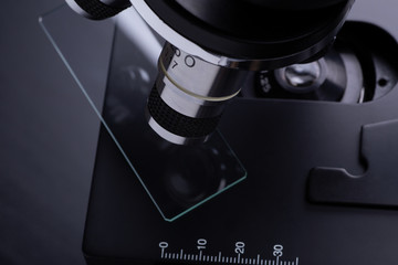 Microscope and glass with the preparation