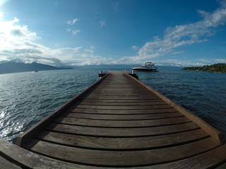 Naklejka premium Wooden pier on the sea